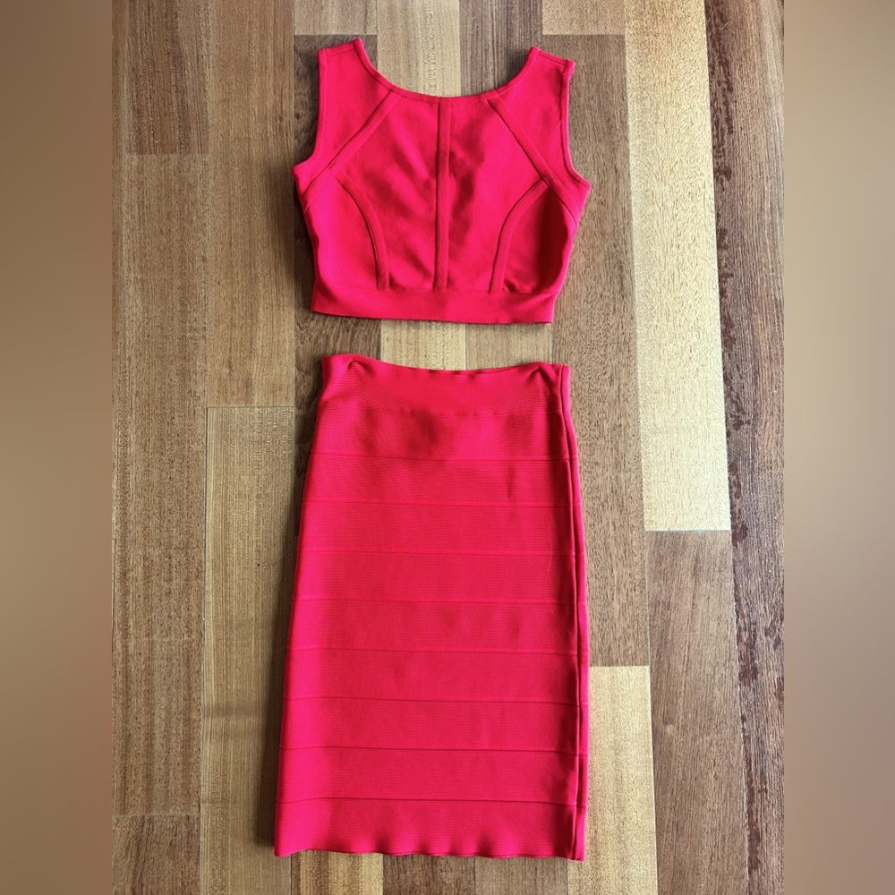Cute 2 piece set from BCBG, tight, short skirt.